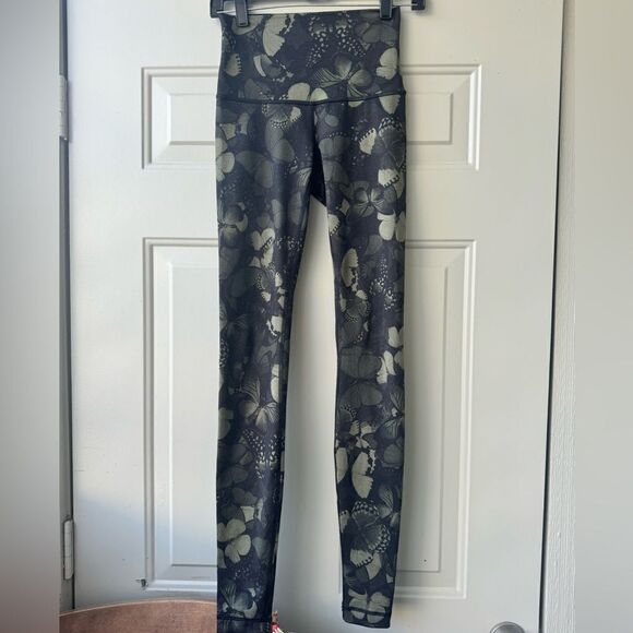Lululemon Wunder Under Pant *Full-On Luon
Biggie So Fly Butterfly Size 4 - Picture 5 of 11